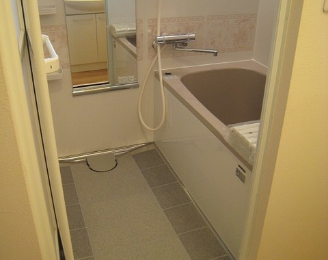 大森のマンションで在来工法の浴室リフォームサムネイル